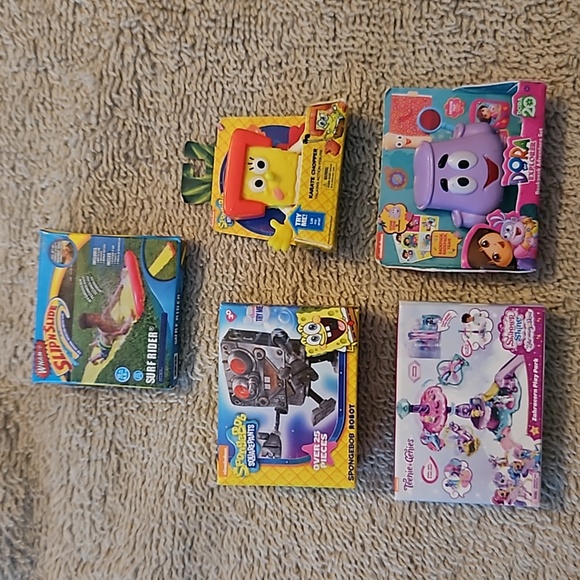 Mini Brands "Toys" - Picture 4 of 4